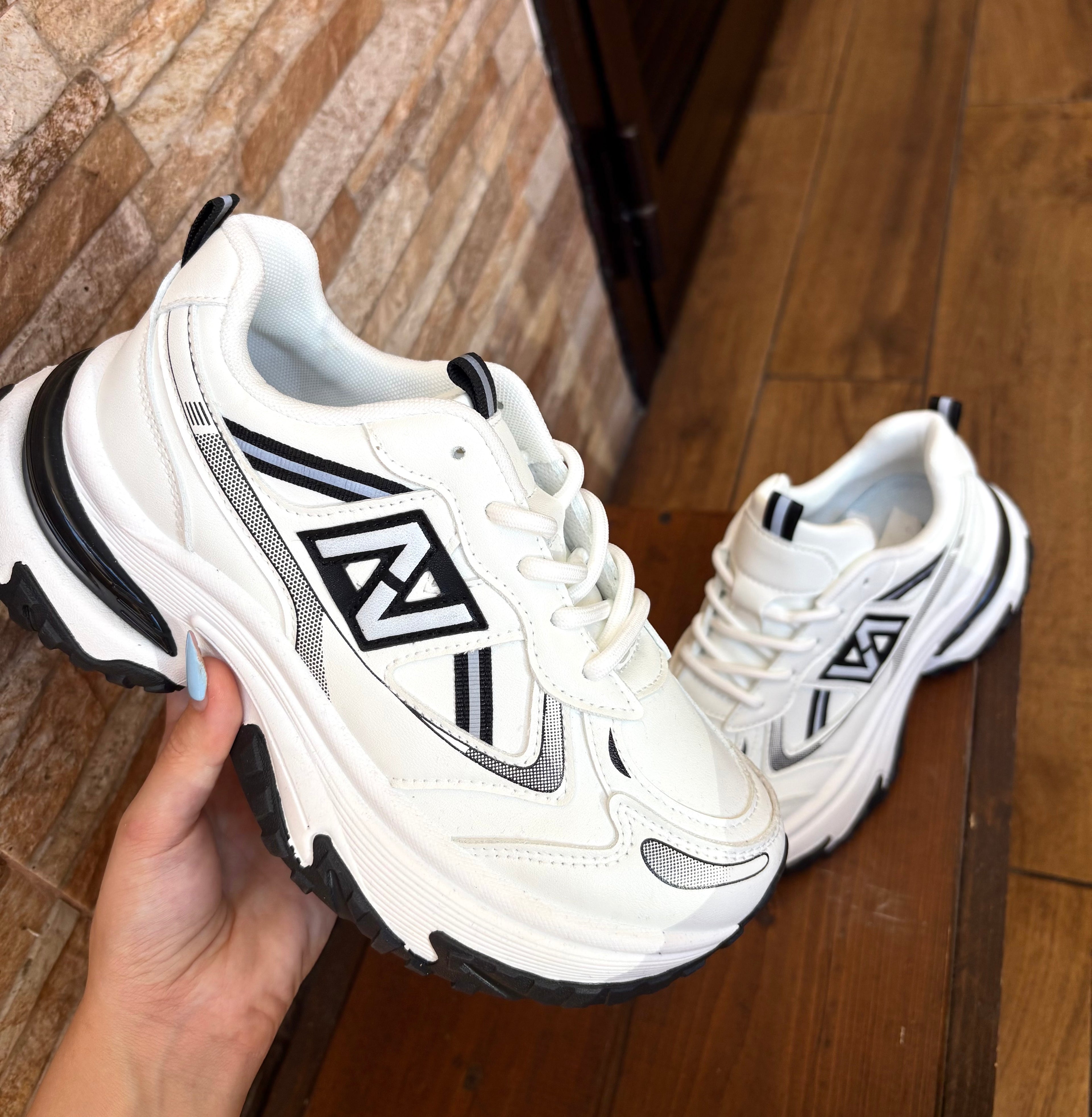 Sneakers FLORA